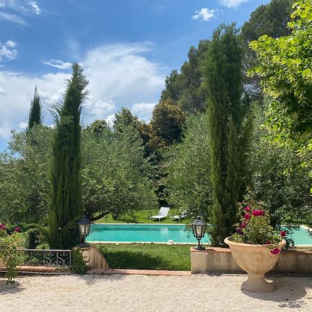 Gites De La Villa Pergola Salernes Buitenkant foto