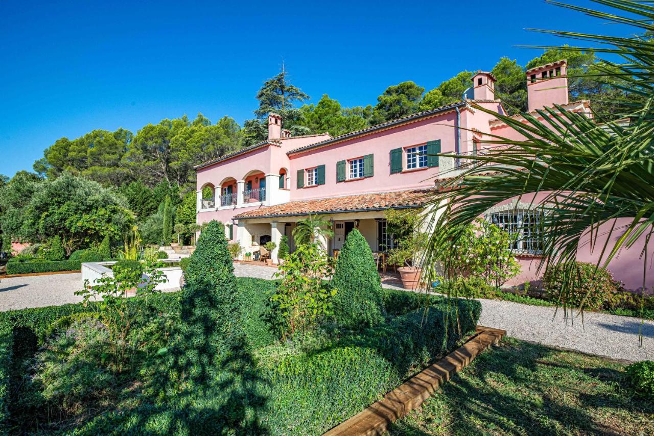 Gites De La Villa Pergola Salernes Buitenkant foto