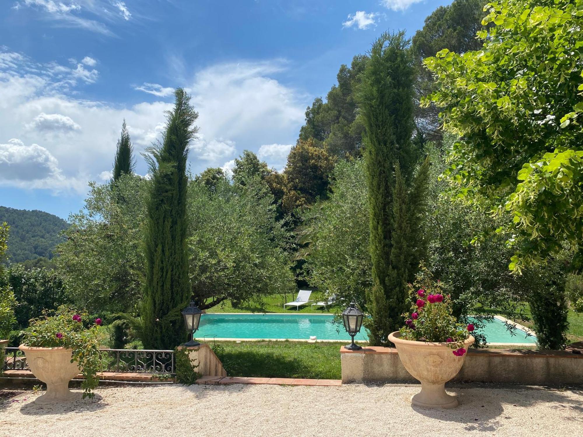 Gites De La Villa Pergola Salernes Buitenkant foto