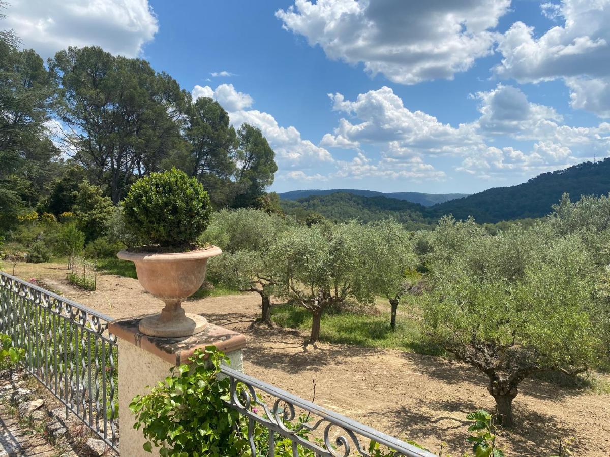 Gites De La Villa Pergola Salernes Buitenkant foto
