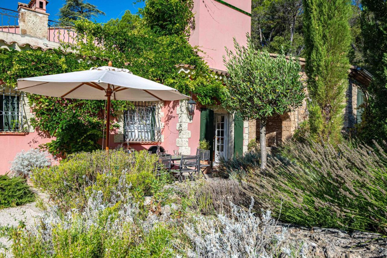 Gites De La Villa Pergola Salernes Buitenkant foto