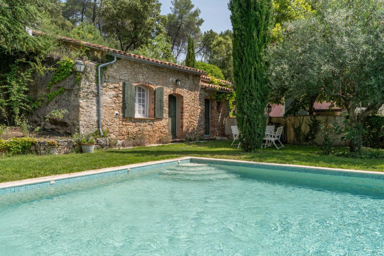 Gites De La Villa Pergola Salernes Buitenkant foto