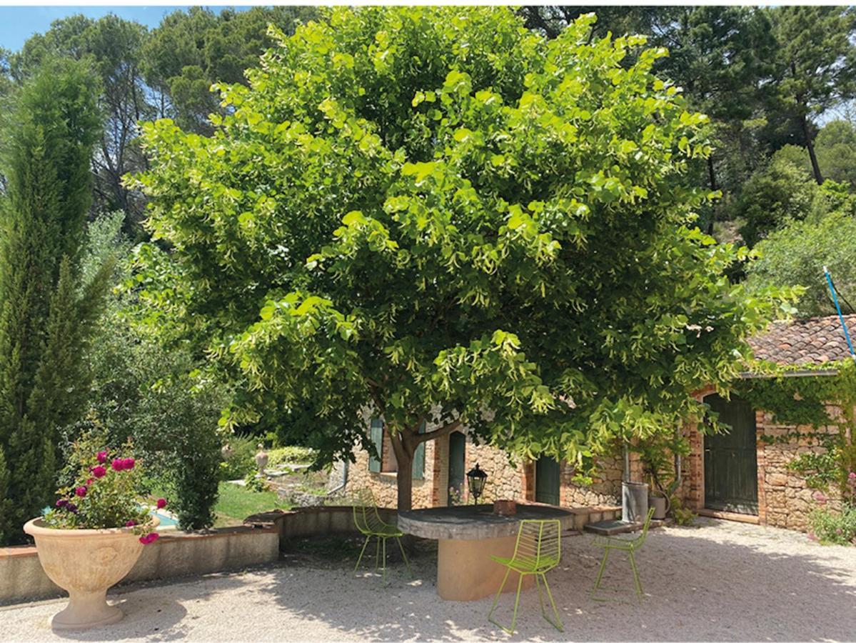 Gites De La Villa Pergola Salernes Buitenkant foto