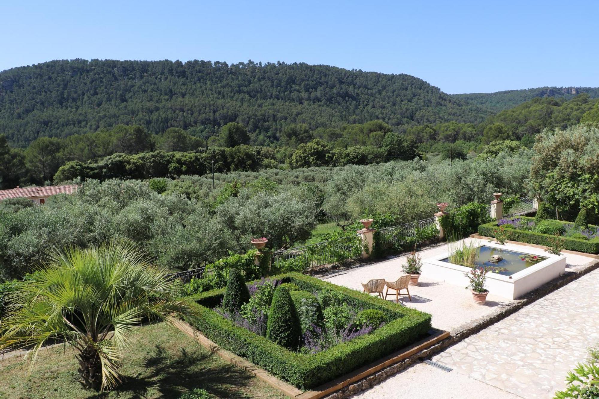 Gites De La Villa Pergola Salernes Buitenkant foto